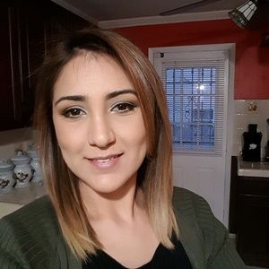 Meet your Posher, Daniela